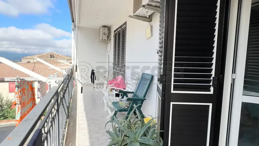 Rõdu - Trilocale with Balcony in Solofra