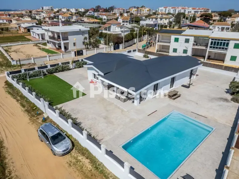 Õhuvaade - Beachfront Chalet with Pool in Punta Umbría
