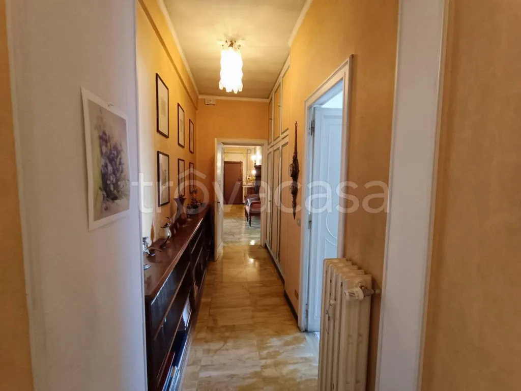 Entrée - Penthouse with Panoramic View in Mondovì