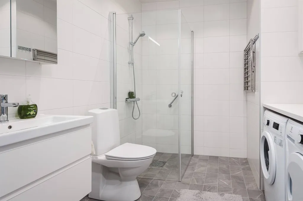 Salles de bain - Modern Flat with Balcony in Lindö Strand