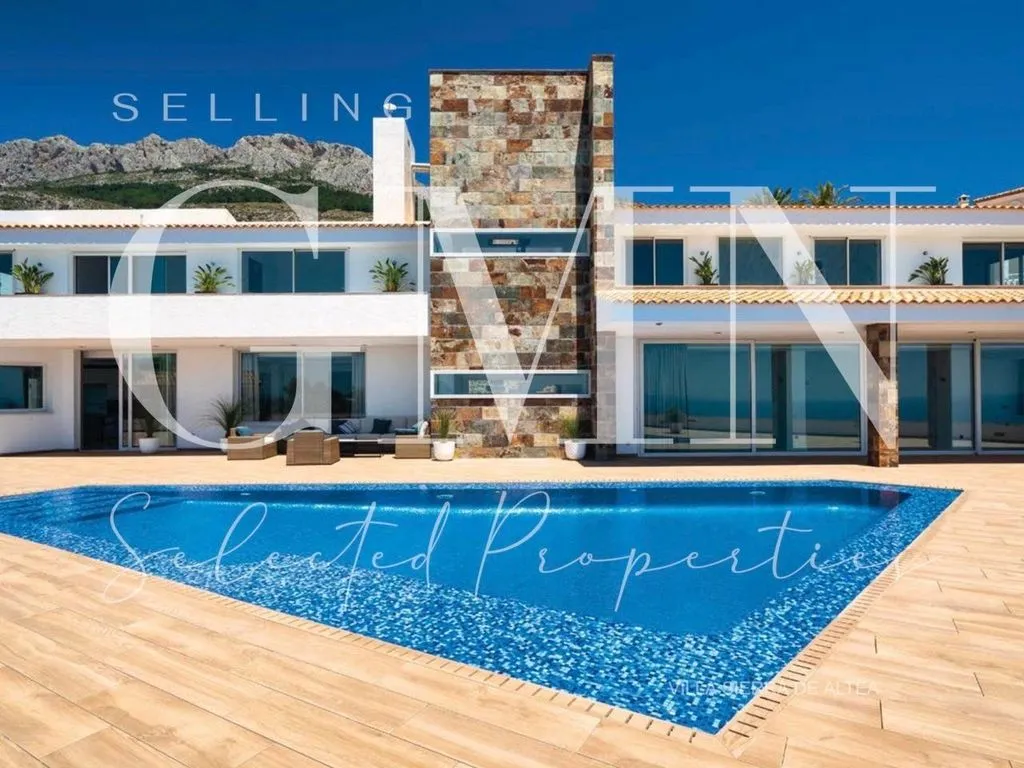 Pool - Luxury Villa with Sea View in Altea