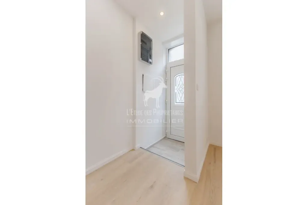 Entrée - Maison Meublée avec Terrasse et Jardin à Marcinelle