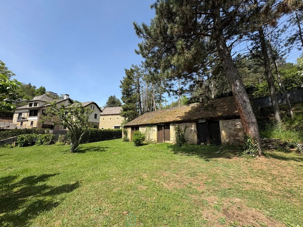 Jardin - Propriété avec Piscine et Jardin au Cœur de la Lozère