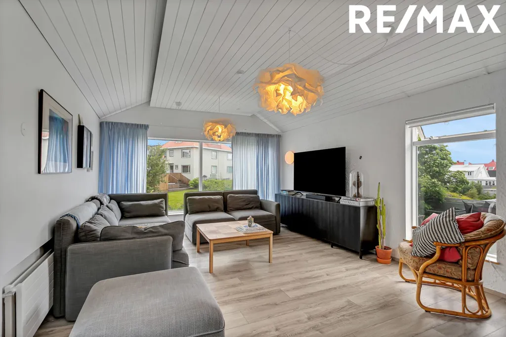 Soggiorno - Duplex with Studio Potential in Holtsgata