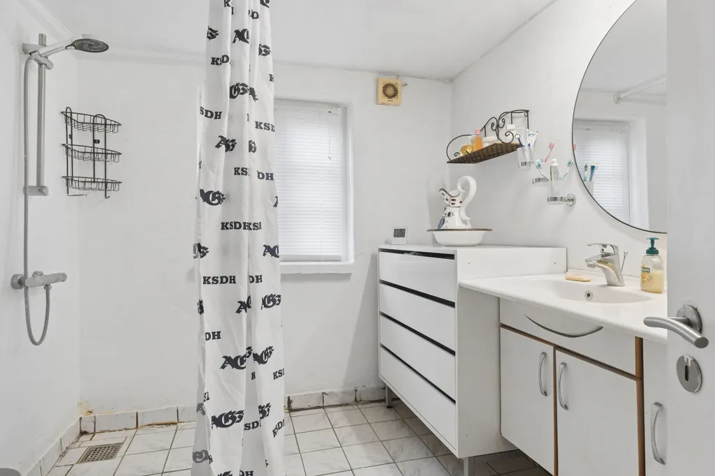 6-toaline maja asukohas Balle