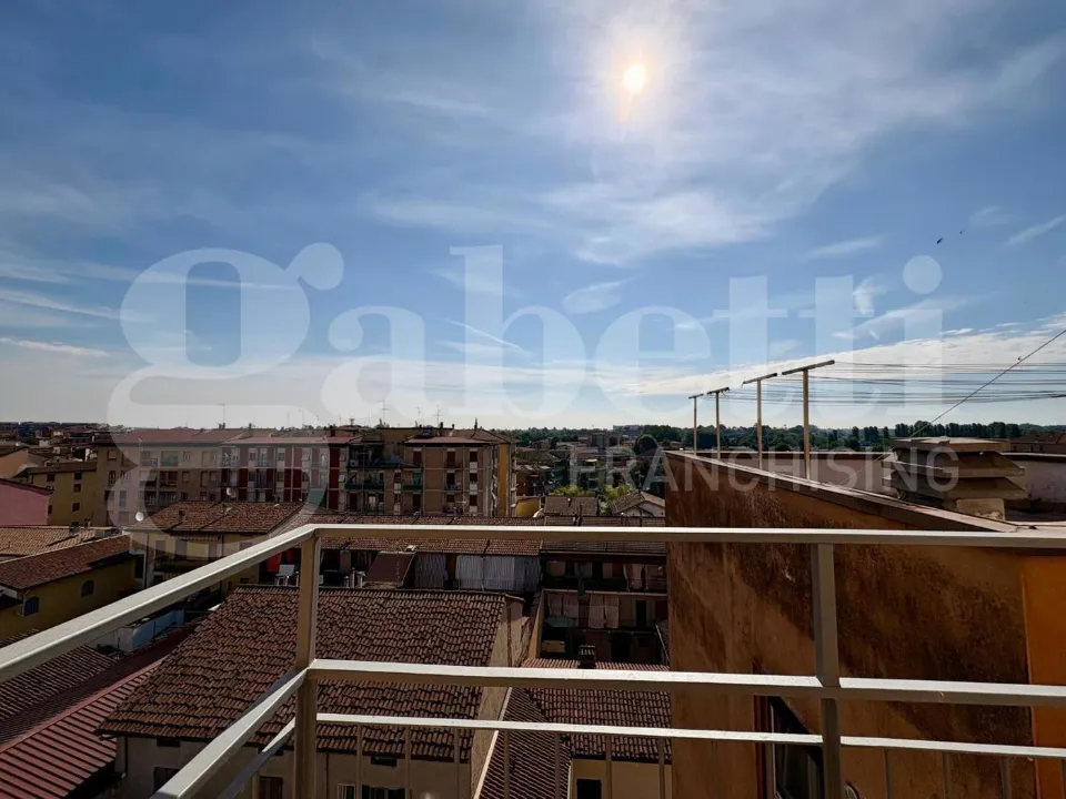 Rõdu - Apartment with City View in Cremona
