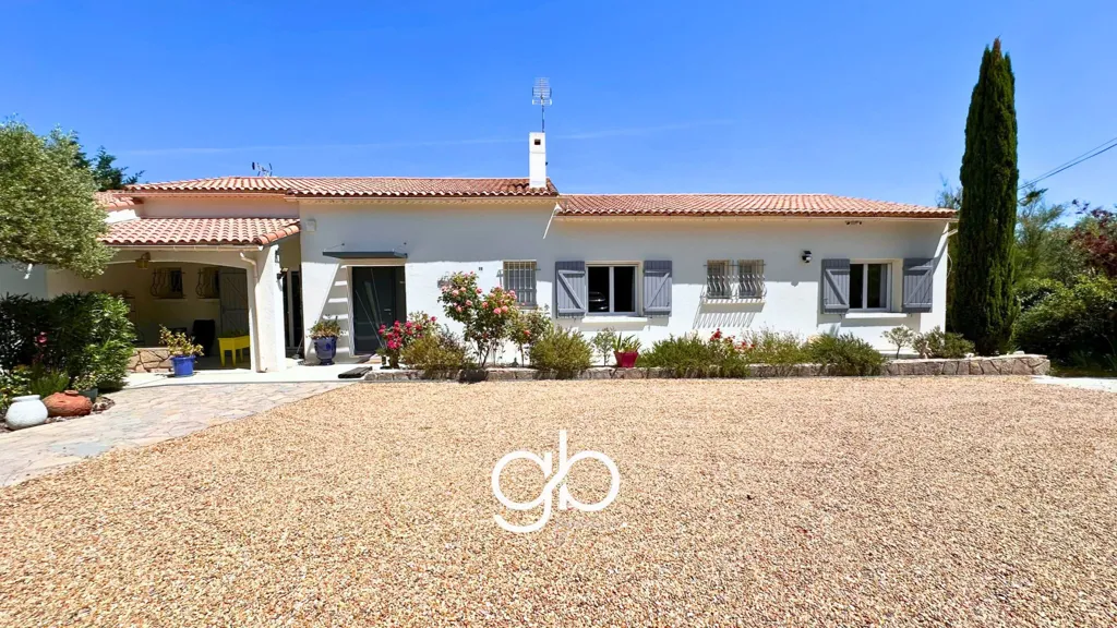 Extérieur - Villa de Plain-Pied avec Piscine et Dépendance à Prades-le-Lez