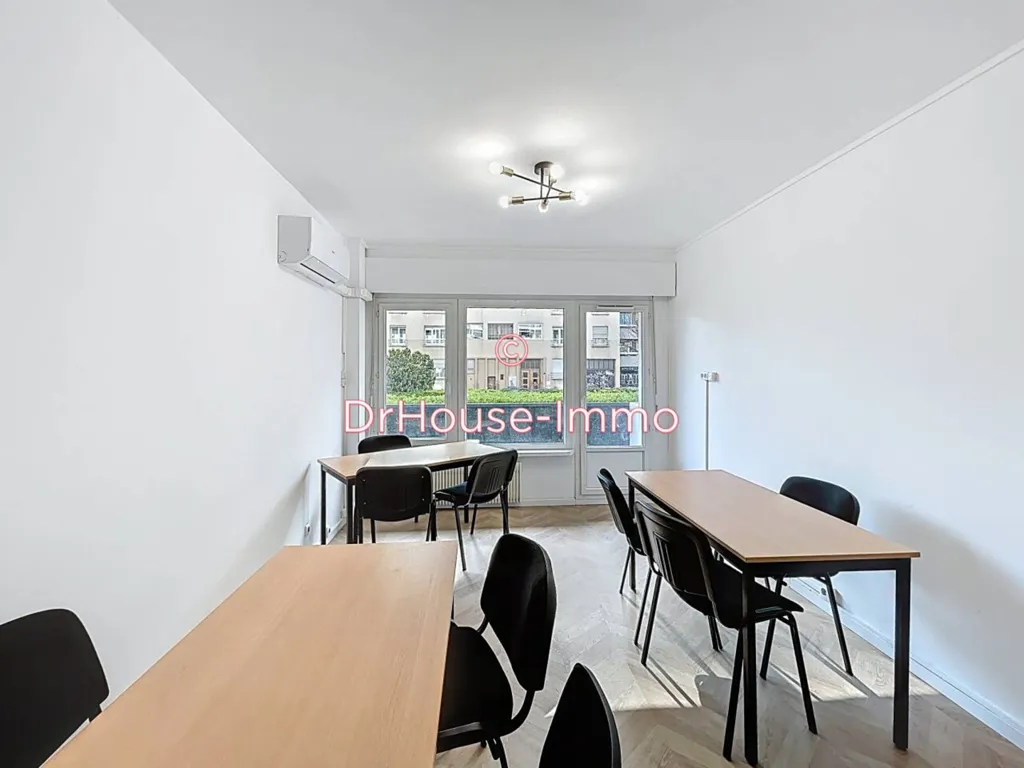 Kabinet - 1-Bedroom Office with Balcony in Marseille