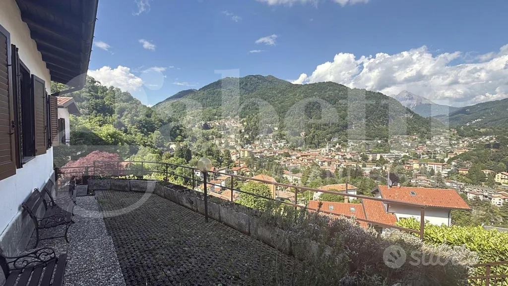 Terrass - Villa with Panoramic View in Asso