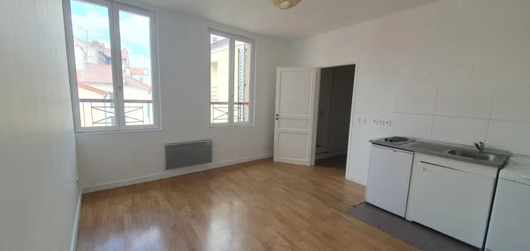 Bright Studio in Central Nanterre