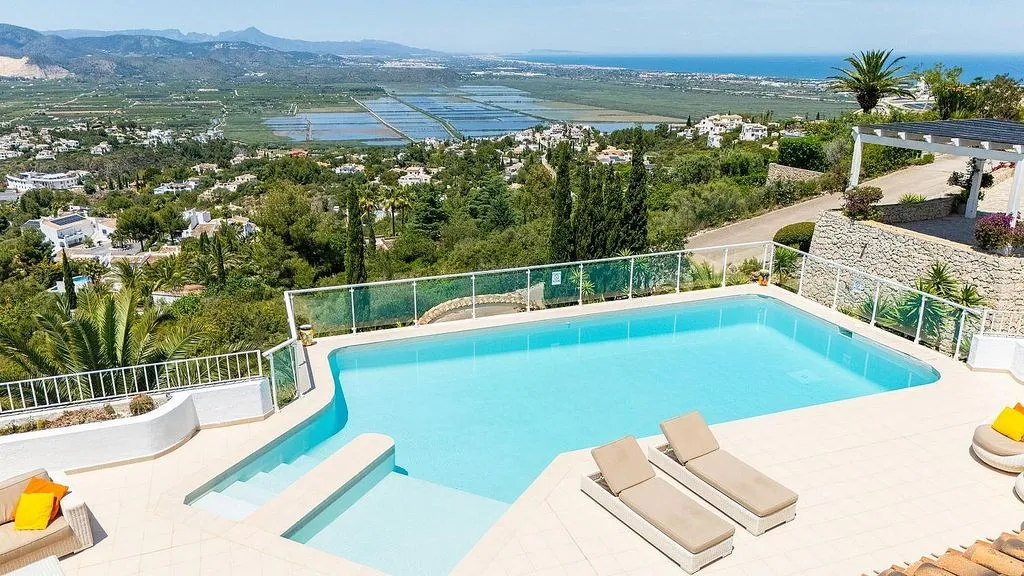 Piscina - Single-Storey Villa with Pool in Monte Pego