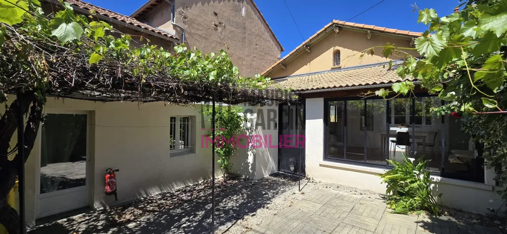 Aed - Charming House with Balcony in Avignon