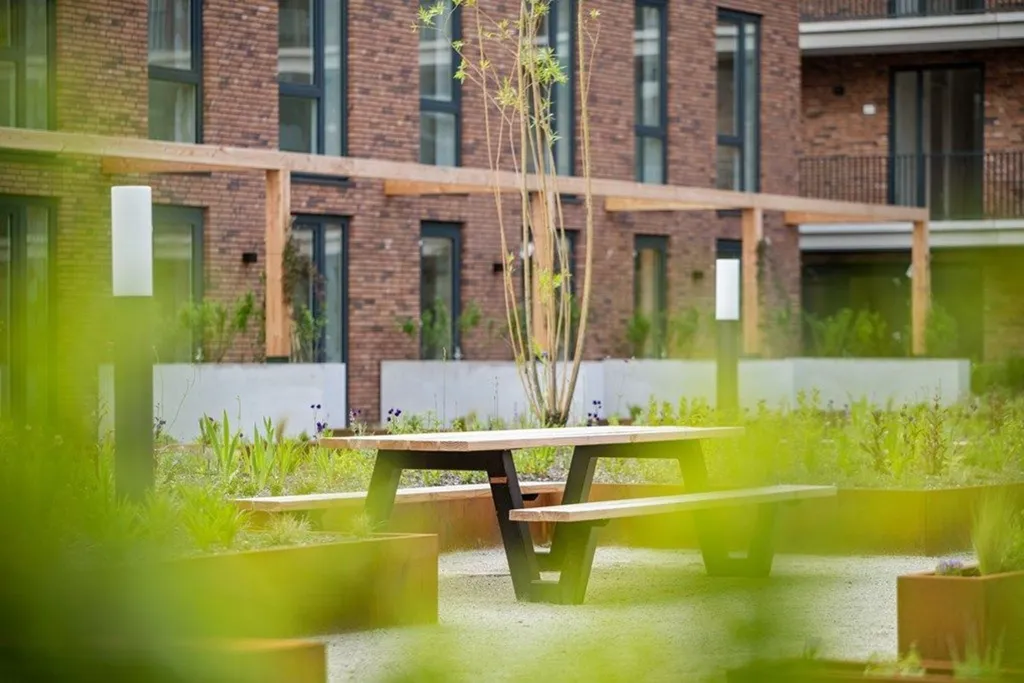 Aed - 1-Bedroom Apartment with Balcony in Rotterdam