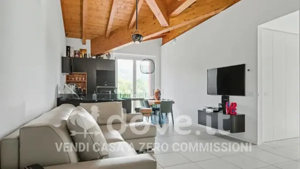 Elutuba - Modern Apartment with Balcony in Vertova