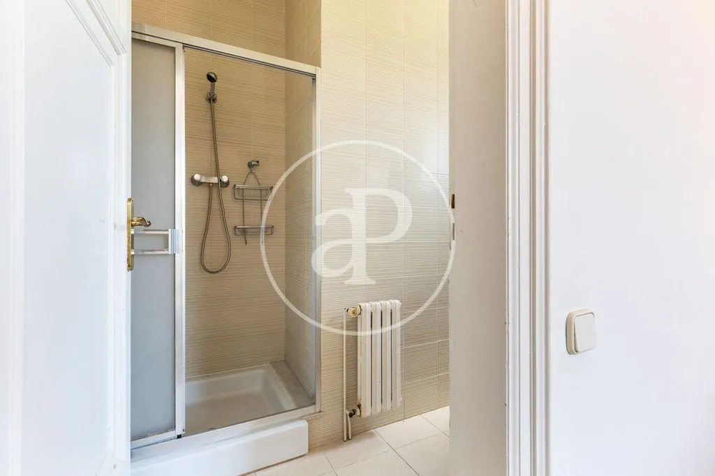 Vannitoad - Luxury Villa with Pool in Matadepera