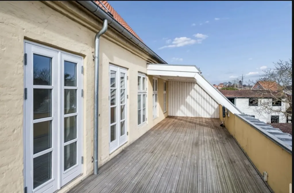 Terrass - Comprehensive Renovated Apartment with Balcony in Ebeltoft