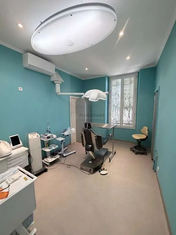 Kabinet - Luxury Apartment with Business Potential in Nice