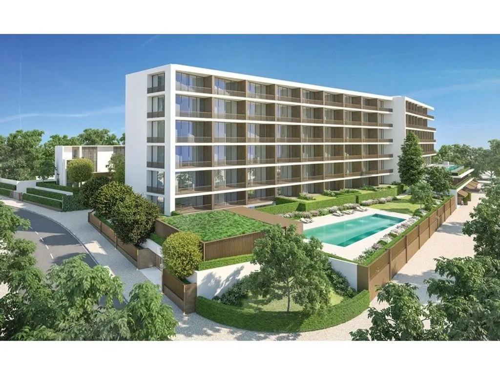 Luxury Townhouse with Pool in Cascais