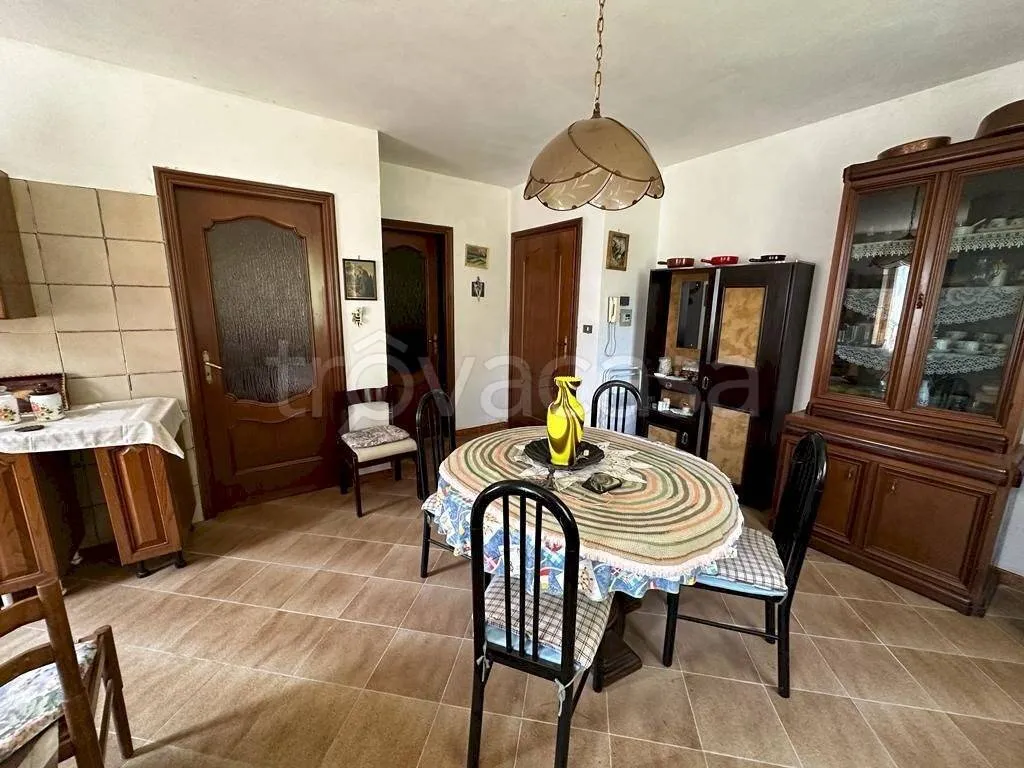 Söögituba - Apartment with Mountain View in Frassino