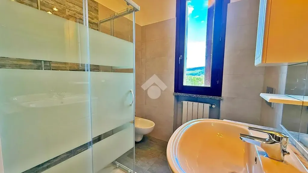 Vannitoad - Rented Duplex with Lake View in Mercallo