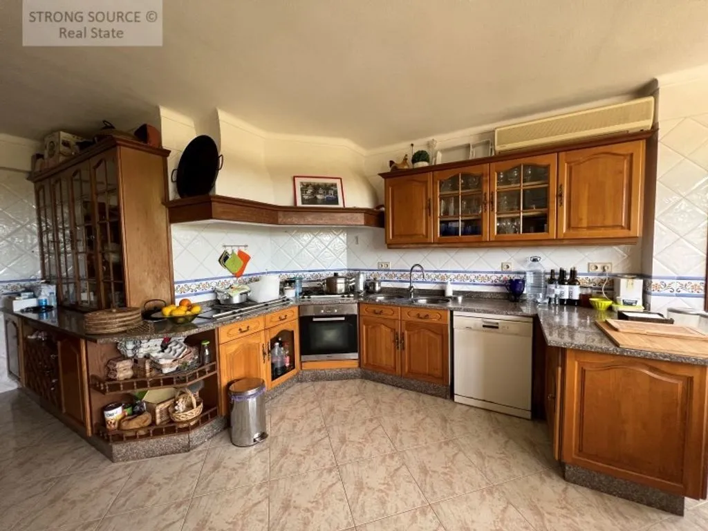 Cuisine - Luxury Detached Villa with Pool in Casal das Figueiras