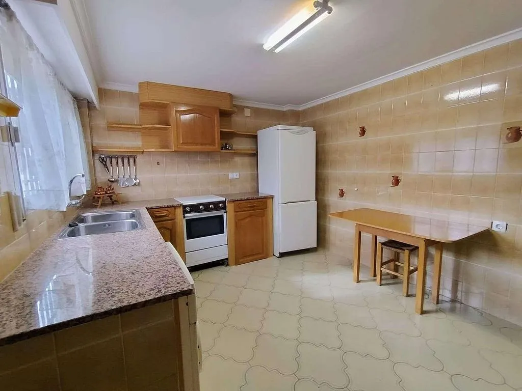 Cuisine - Chalet with Pool and Terrace in Turís