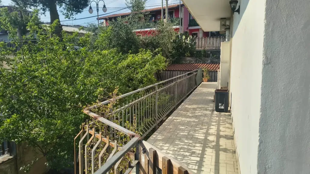 Balcone - Appartamento con terrazzo e posto auto a Misterbianco