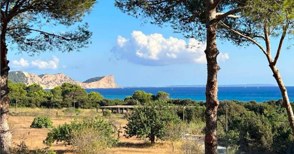 Contemporary Villa with Sea View near Sa Caleta