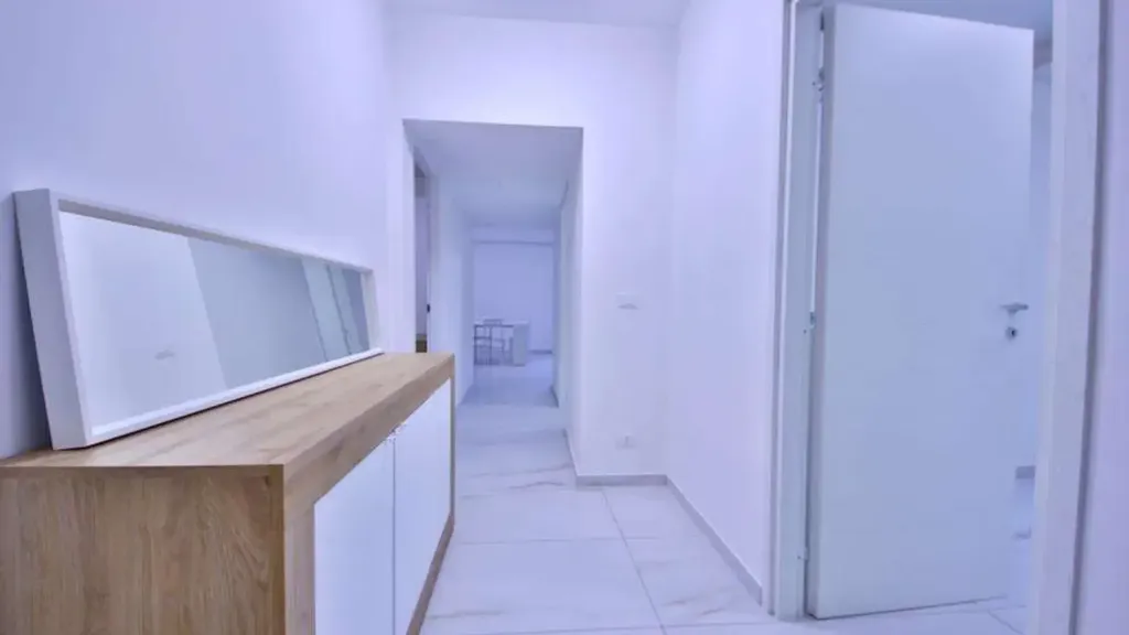Esik - Rear-Facing Apartment with Sea Proximity in Genoa