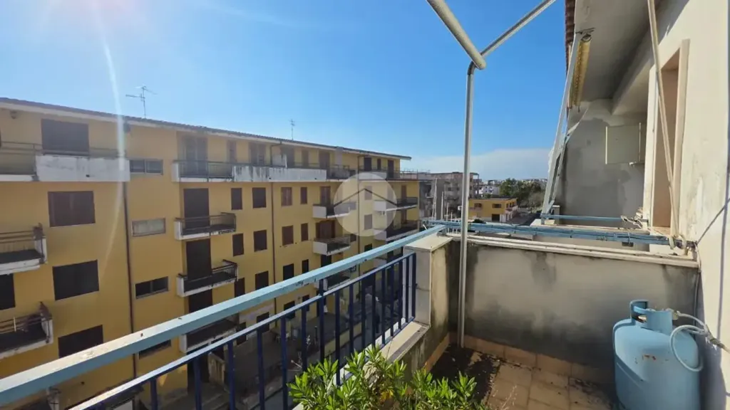 Rõdu - Bright Bilocale with Balconies in Scalea