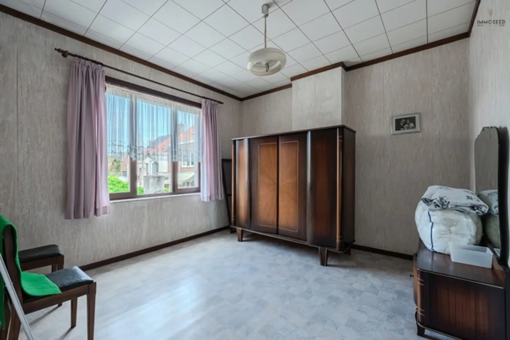 Chambres - Appartement à Rénover avec Terrasse Centrale