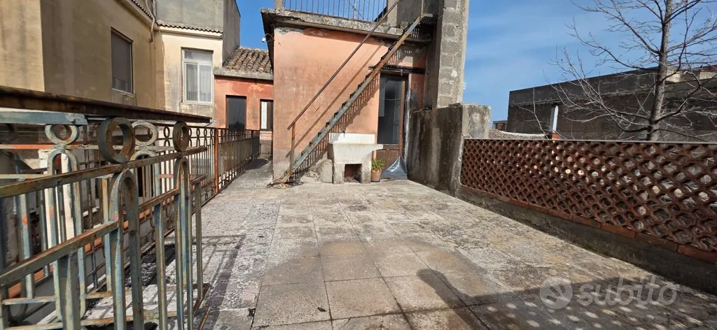 Terrasse - Two-Storey House with Garden in Fiumefreddo