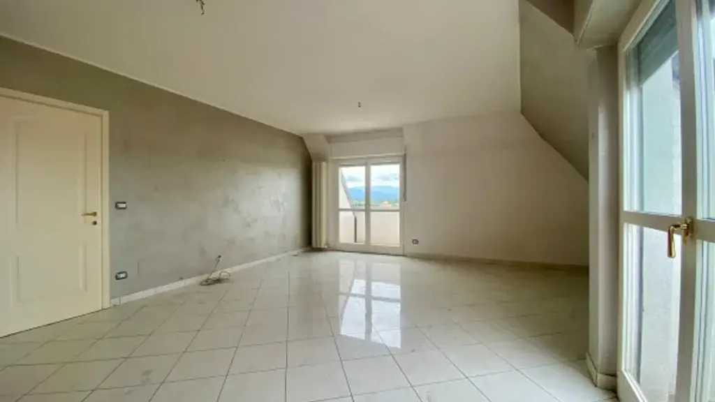 Pièces - Penthouse with Balconies in Cuneo