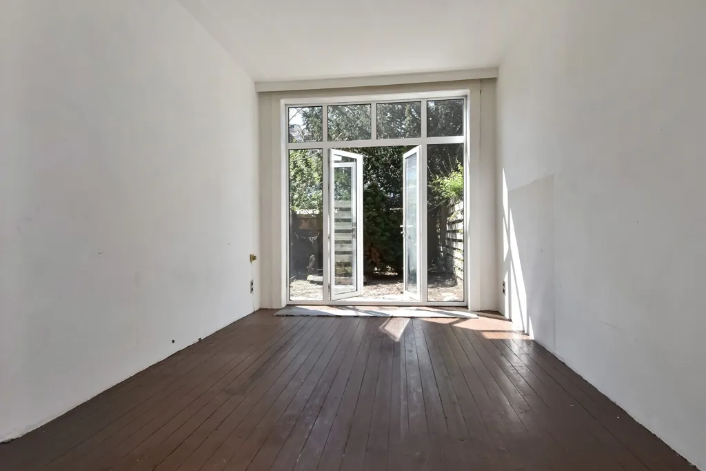 Pièces - Bungalow with Extensive Gardens in Den Haag