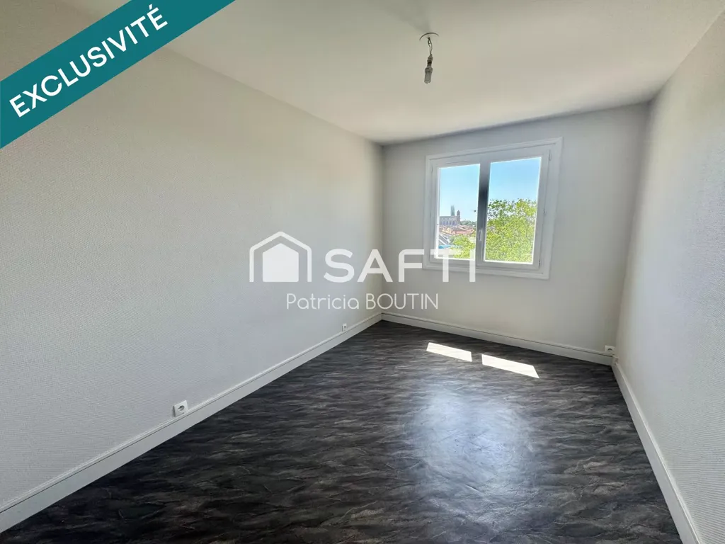 Toad - Bright 3-Bed Apartment with Balcony in Niort