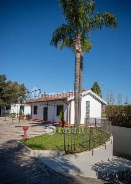 Välivaade - Villa with Pool and Private Park in Latina