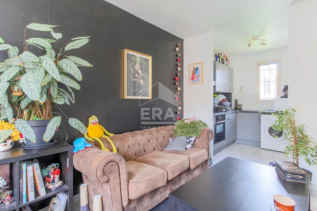 Elutuba - City Centre Studio with Parking in Beynes