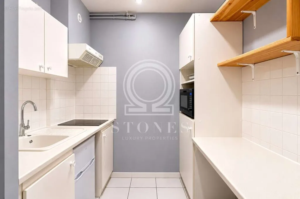 Cuisine - Studio avec Ascenseur à Garches
