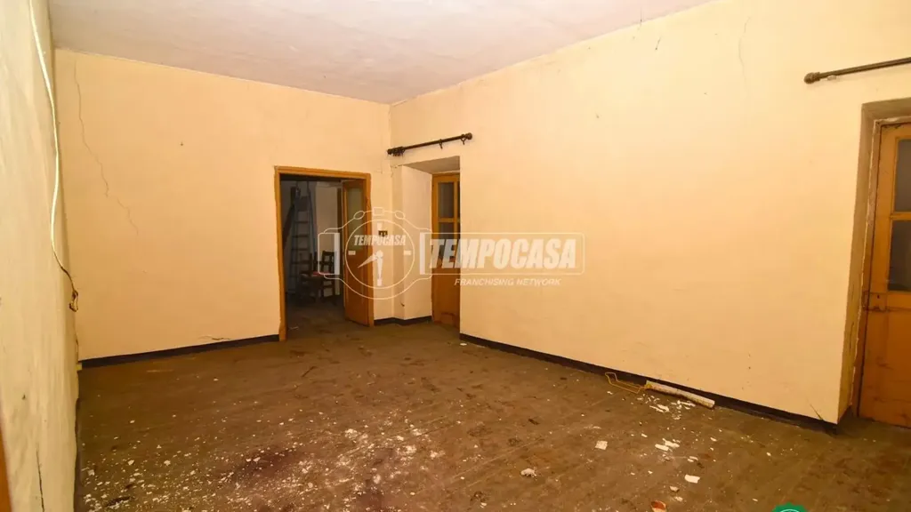 Toad - Independent House with Balcony in Rocca Canavese