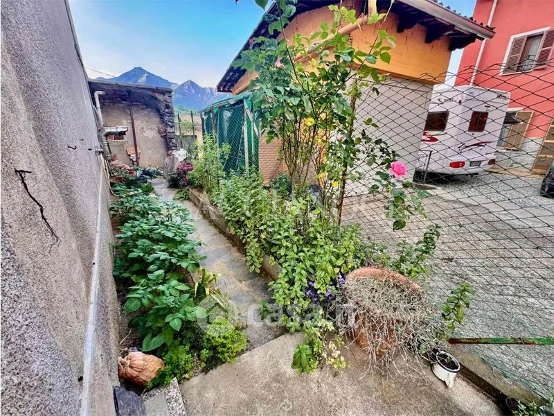 Jardin - Terraced House with Balcony in Valdilana