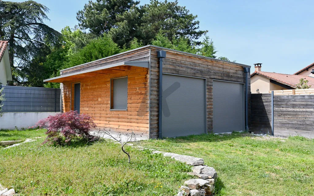 Aed - Detached House with Pool in Grezieu-la-Varenne