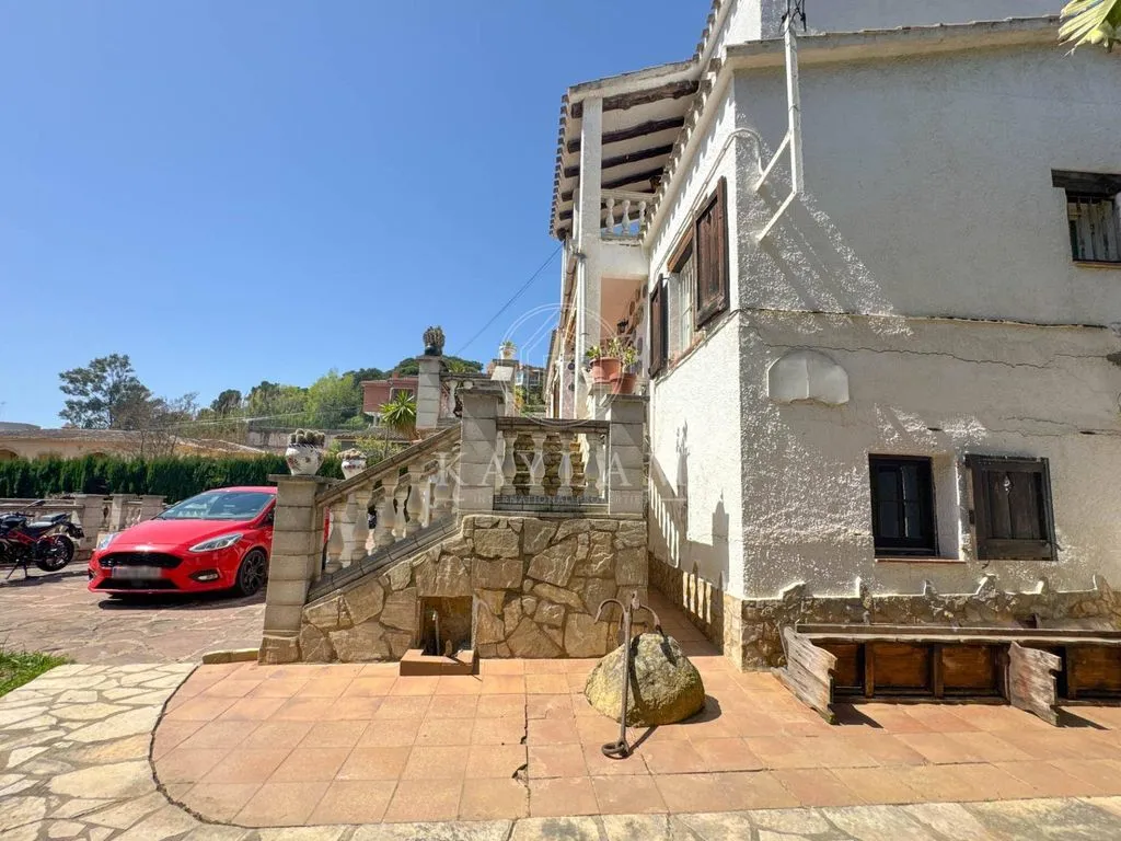 Välivaade - Luxury Villa with Pool in Lloret de Mar