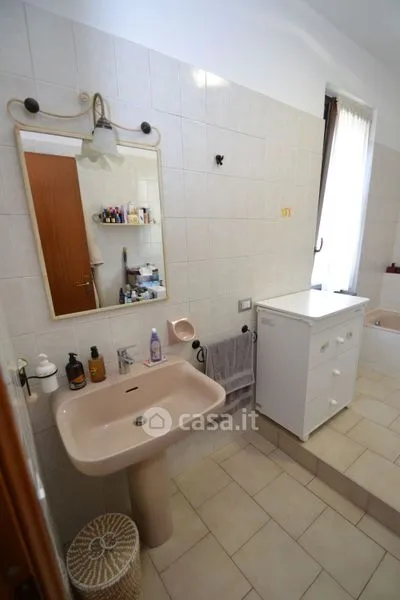 Salles de bain - Rear Villa with Garden in Mulazzano