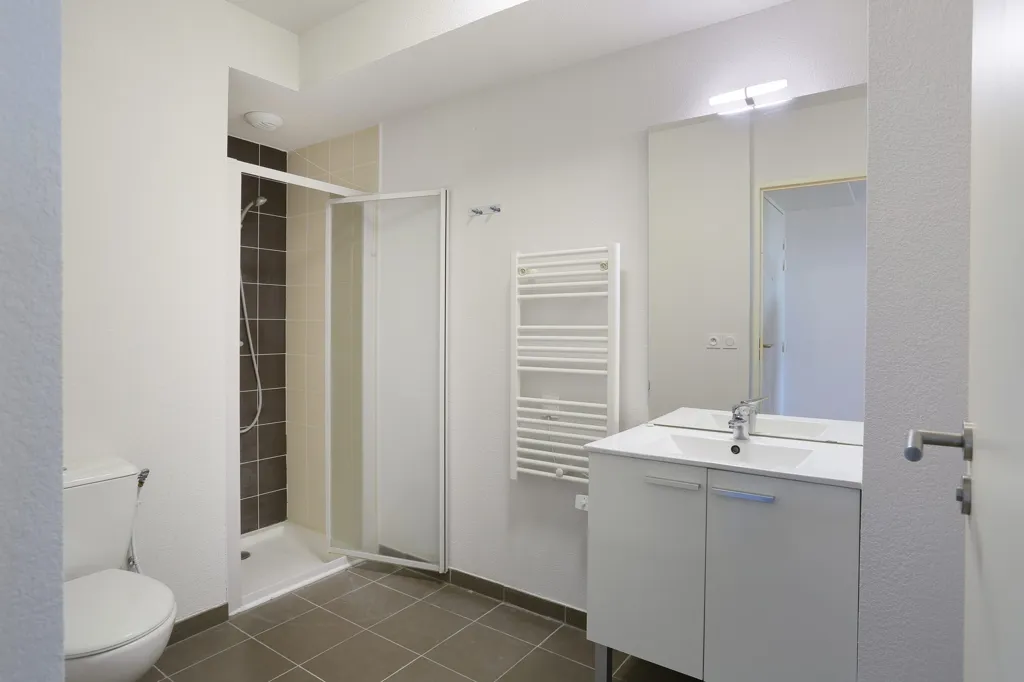 Bagni - Student Residence with Modern Amenities in Montpellier