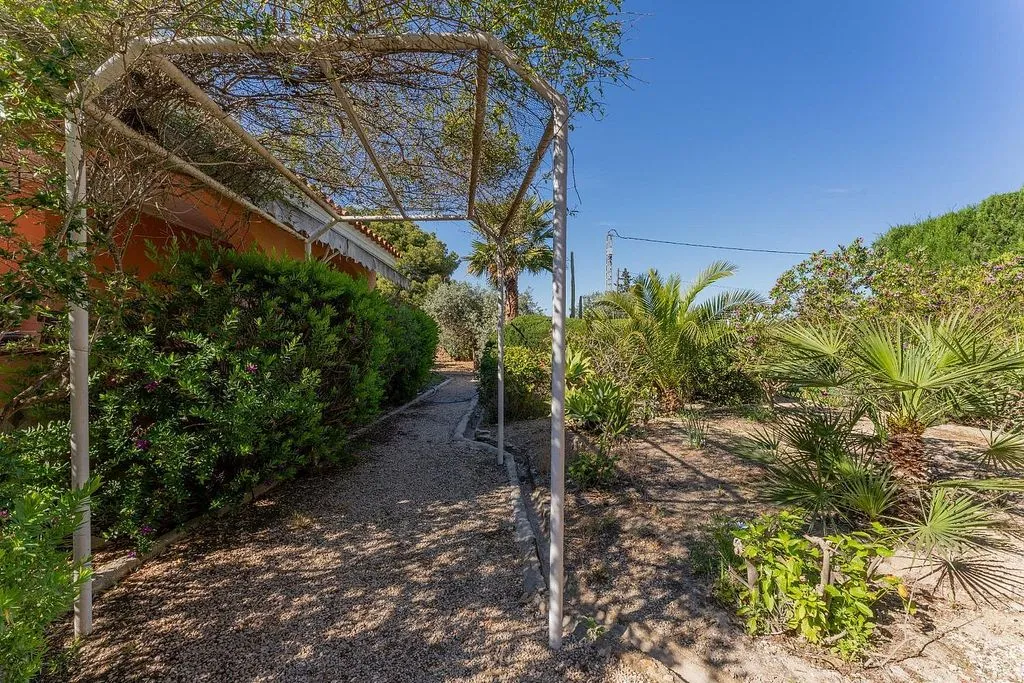 Aed - Chalet with Pool in El Altet