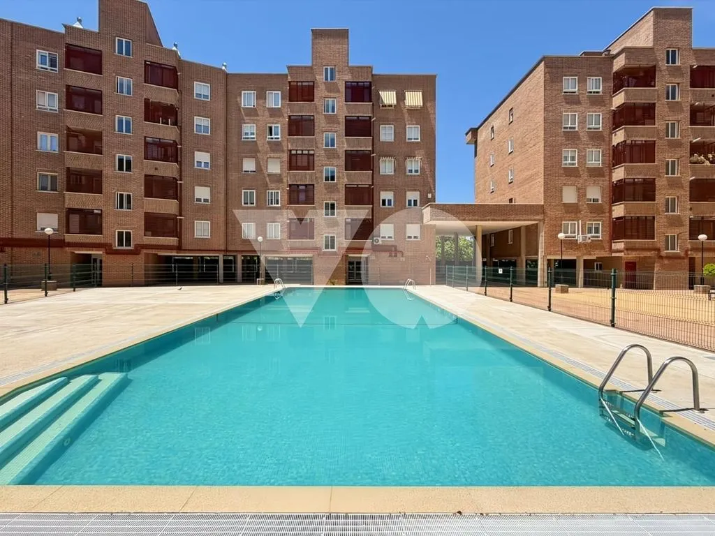 Piscine - Luxury Apartment with Pool in Las Rosas, Madrid