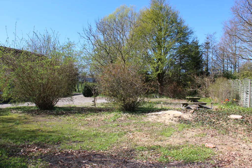 Jardin - Handcrafted Cottage with Unique Garden in Kielstrup