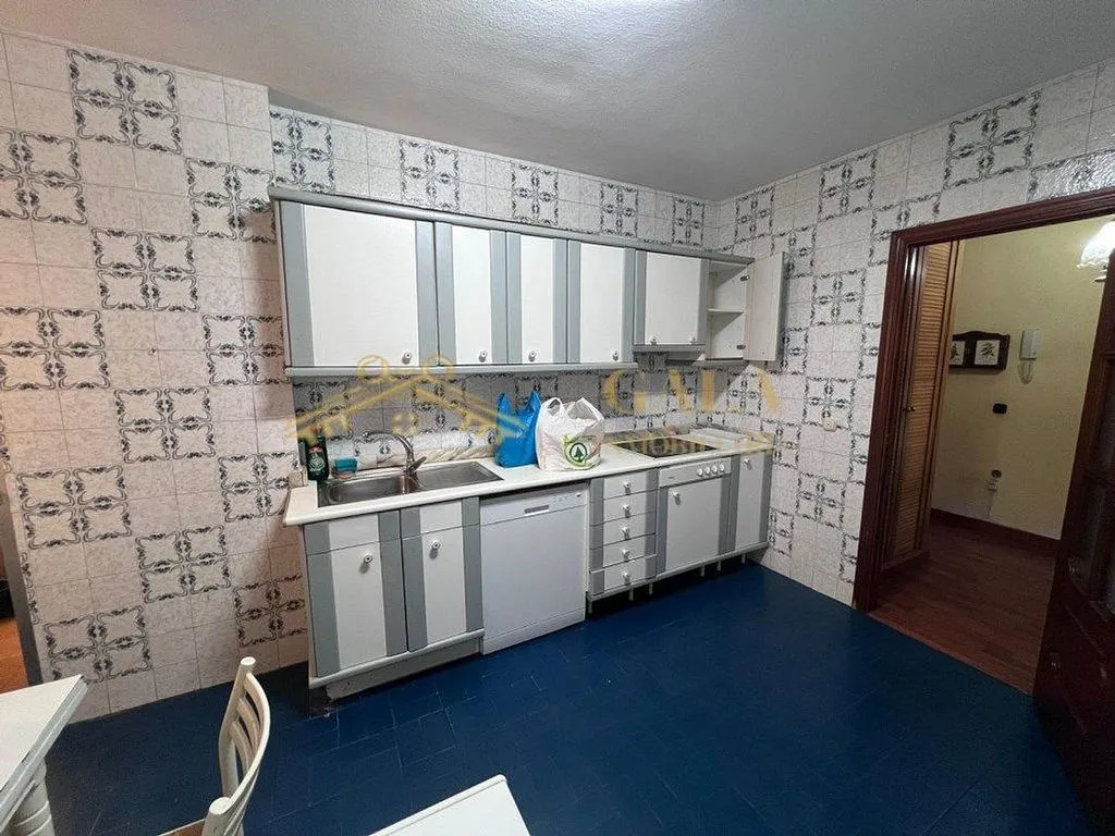 Köök - Spacious Flat with Terrace in Cáceres Centre