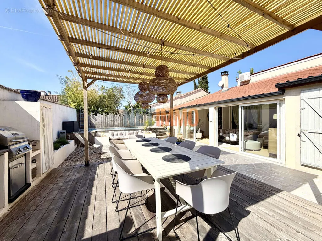 6-room house in Vauvert