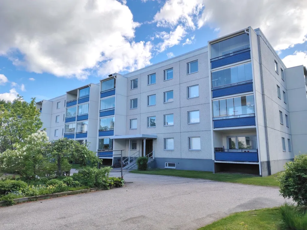 Extérieur - 3-Bedroom Apartment with Balcony in Central Location